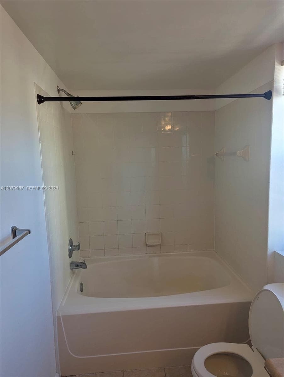 REGENT PARK CONDO · #721A in Hollywood - Photo 9