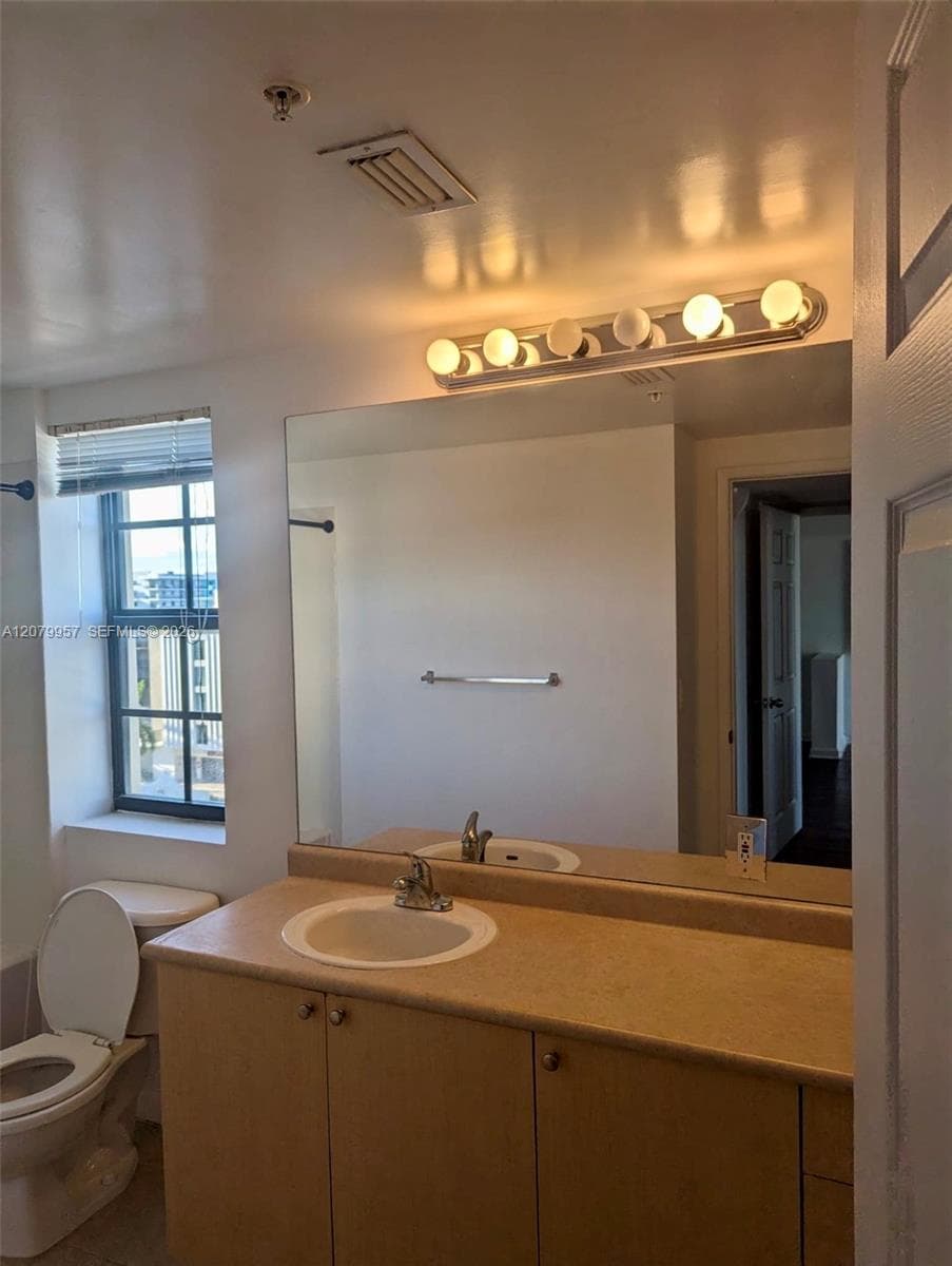 REGENT PARK CONDO · #721A in Hollywood - Photo 8