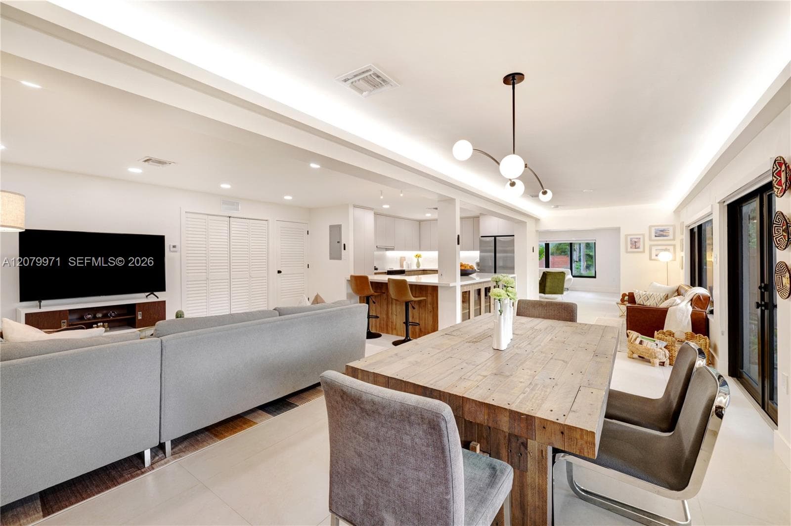 220 NE 105th St photo 9