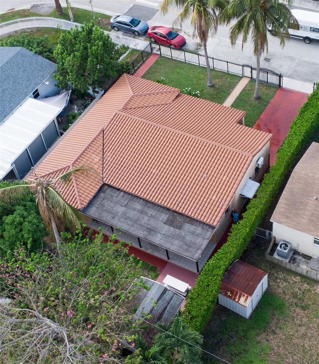 4051 NW 5th St photo 34