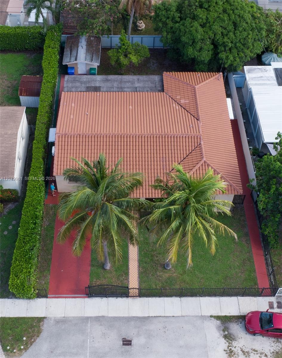 4051 NW 5th St photo 4