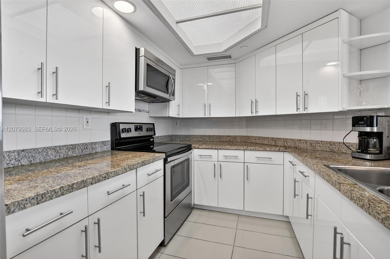 MIZNER COURT CONDO · #PH20 in Boca Raton - Photo 2
