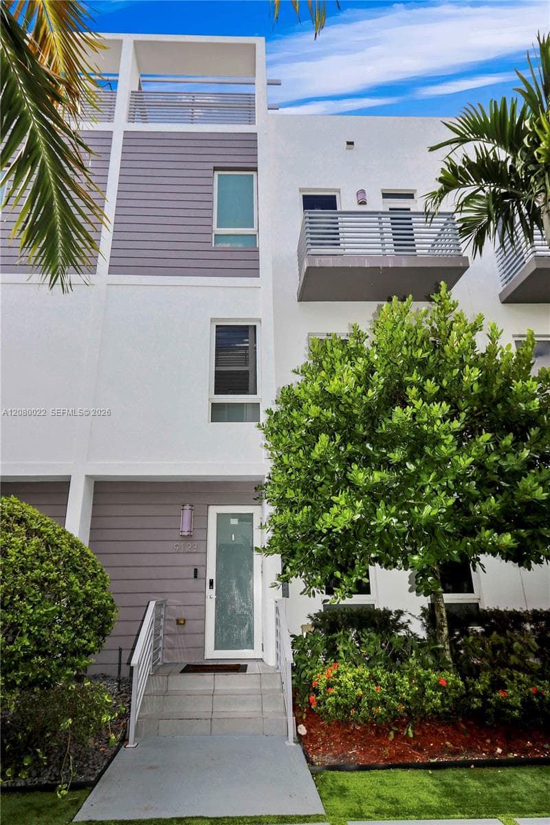9123 NW 33rd St photo 35