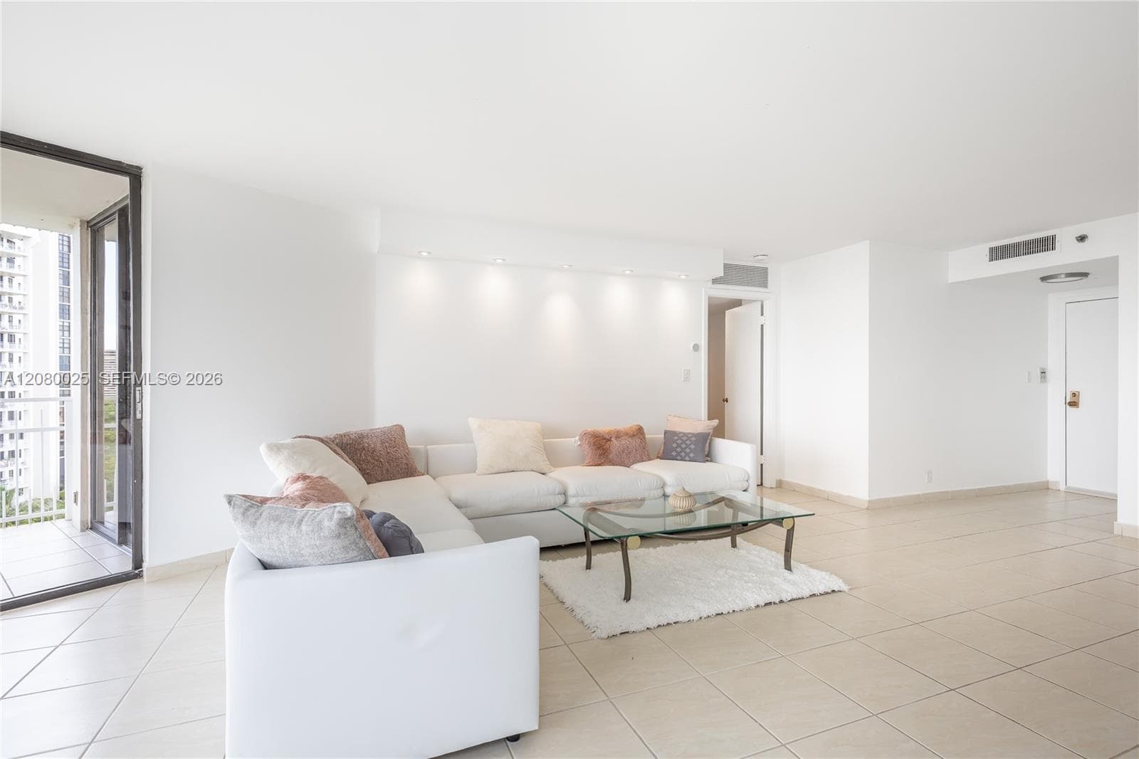 TOWERS OF QUAYSIDE CONDO · #1103 in Miami - Photo 16