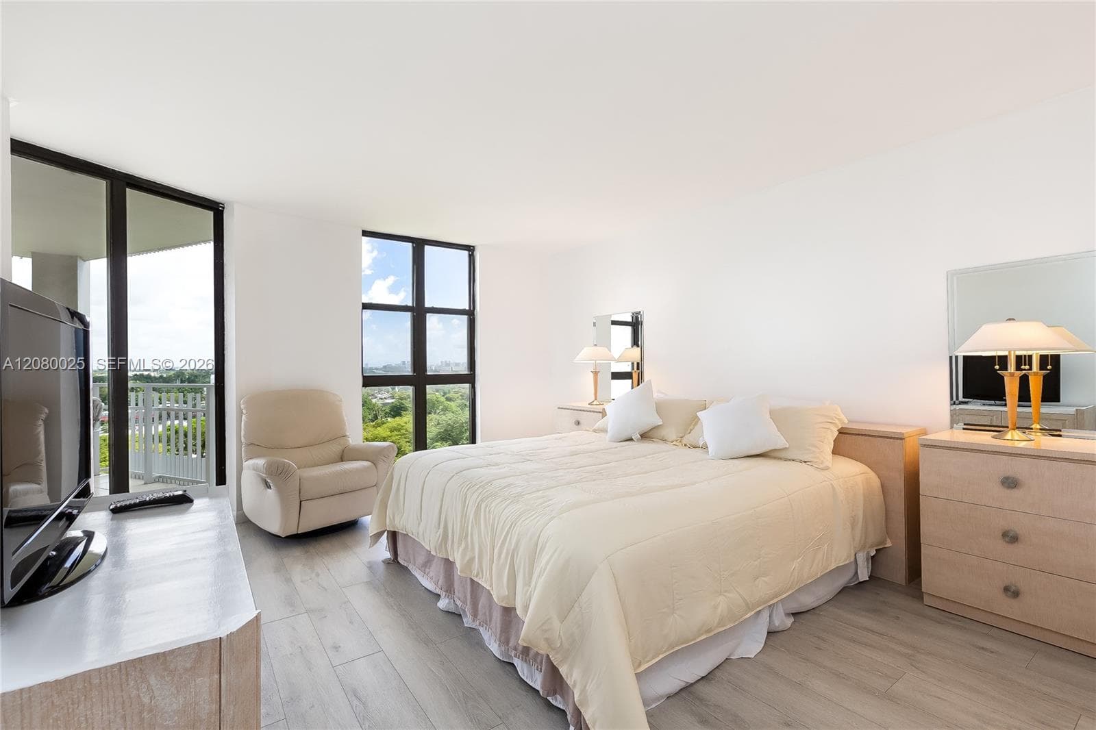 TOWERS OF QUAYSIDE CONDO · #1103 in Miami - Photo 9