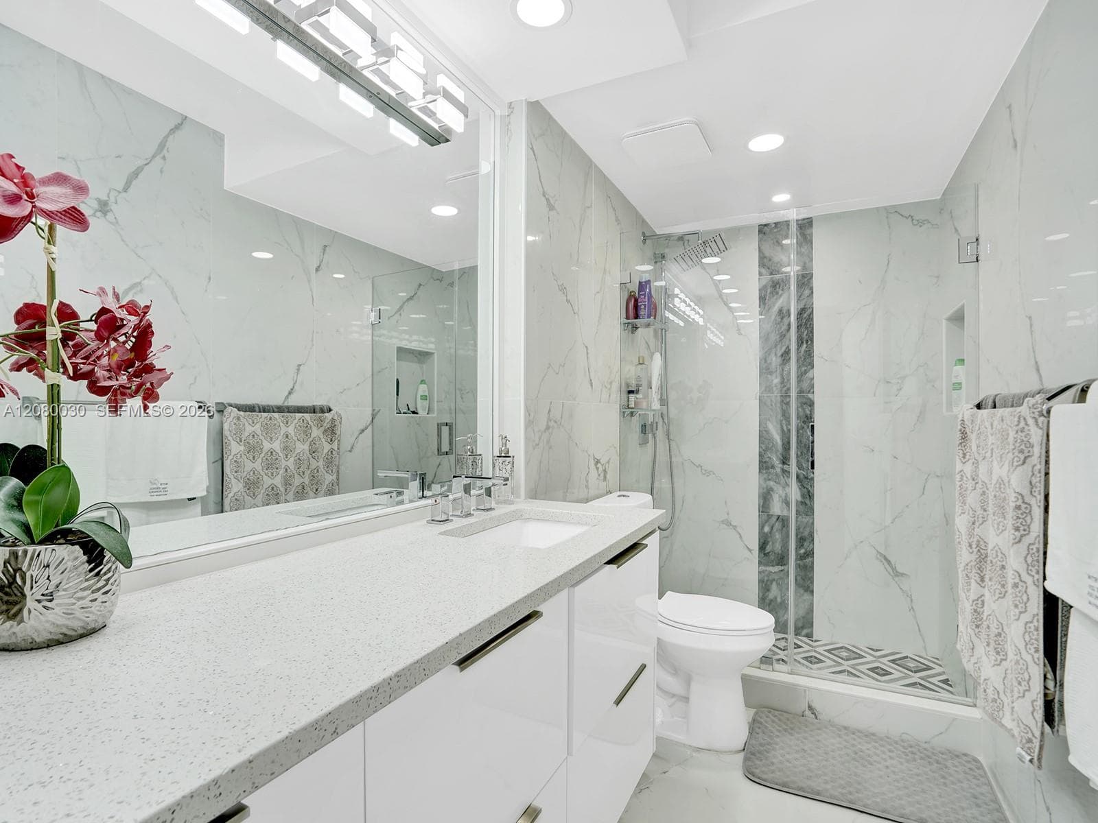 Sovereigns Condo · #2H in Miami - Photo 12