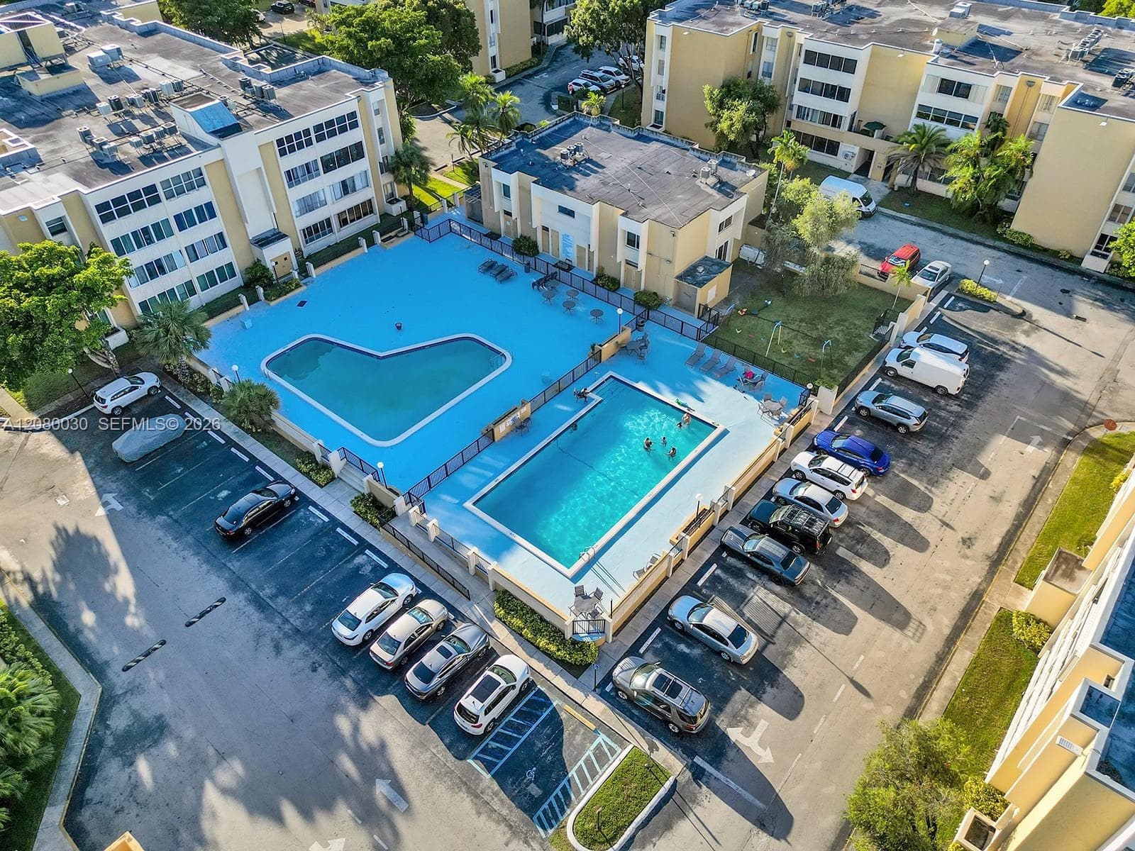 Sovereigns Condo · #2H in Miami - Photo 26