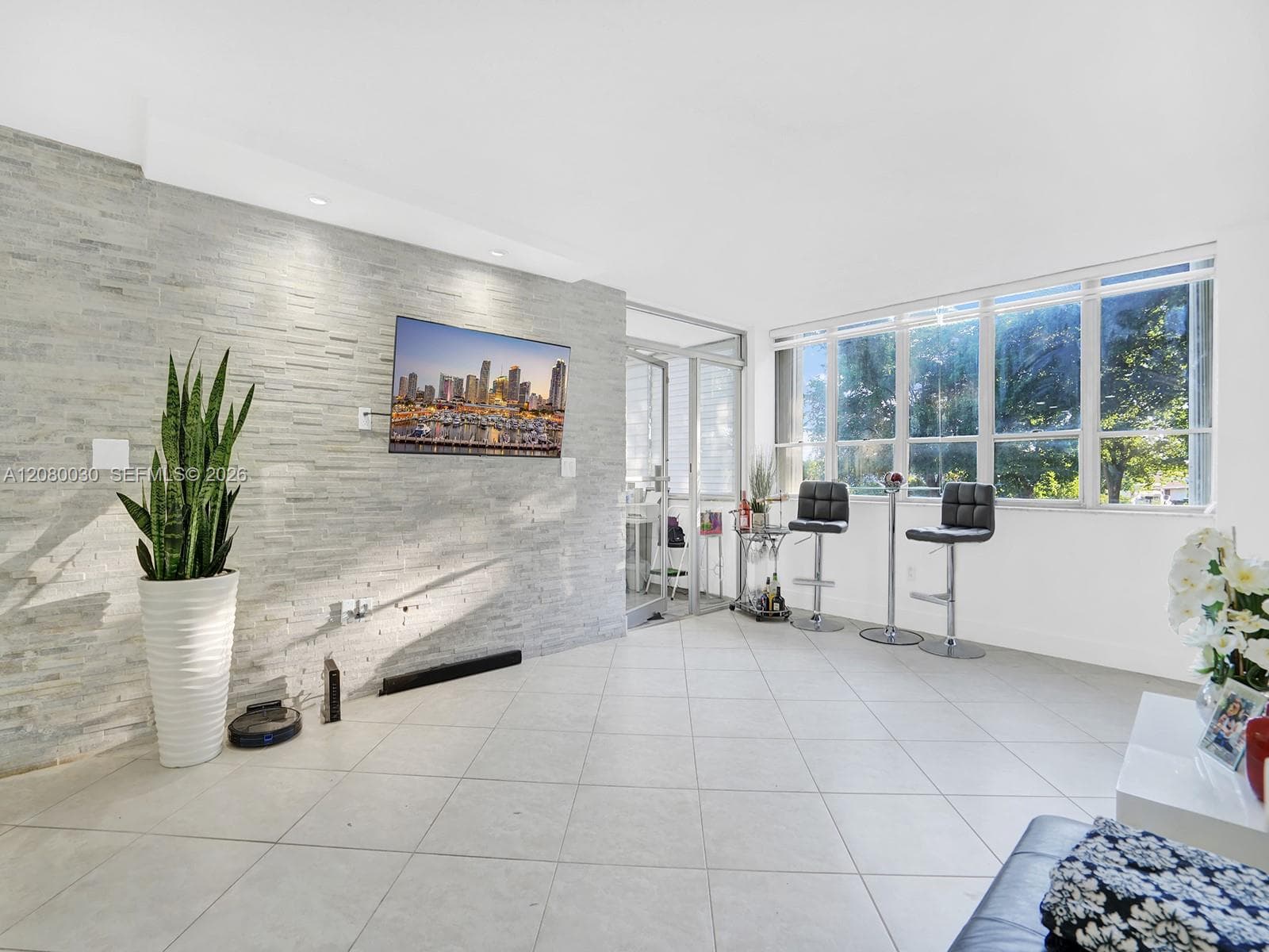 Sovereigns Condo · #2H in Miami - Photo 5