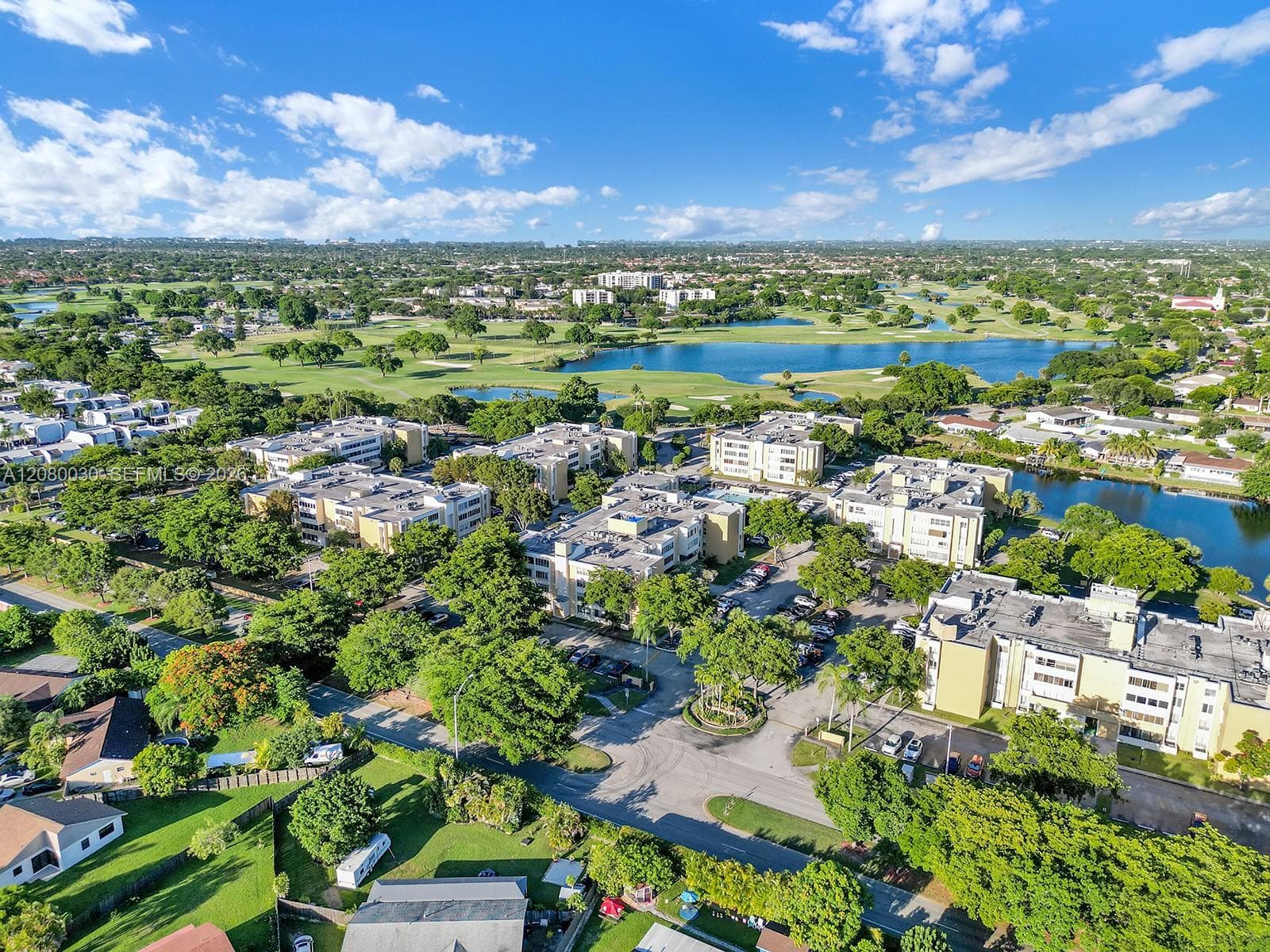 Sovereigns Condo · #2H in Miami - Photo 24