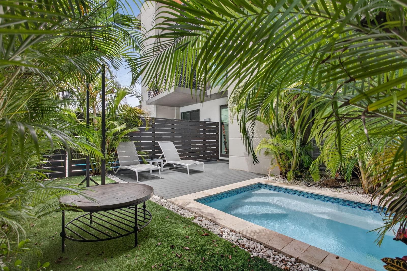 49-web-or-mls-1044-4808