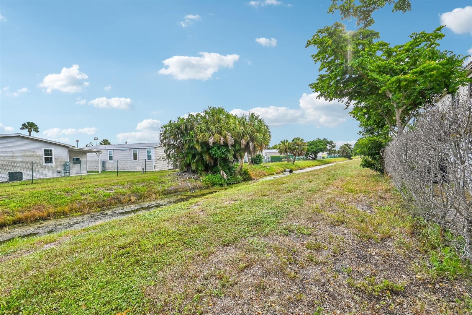 33-web-or-mls-Oysterwood Ln-S2608-033