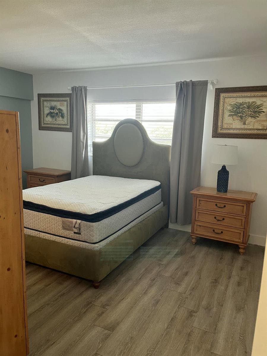 331 SW 8TH BEDROOM