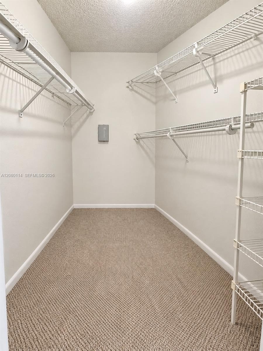 Walk-in closet 1086 × 1448 px.