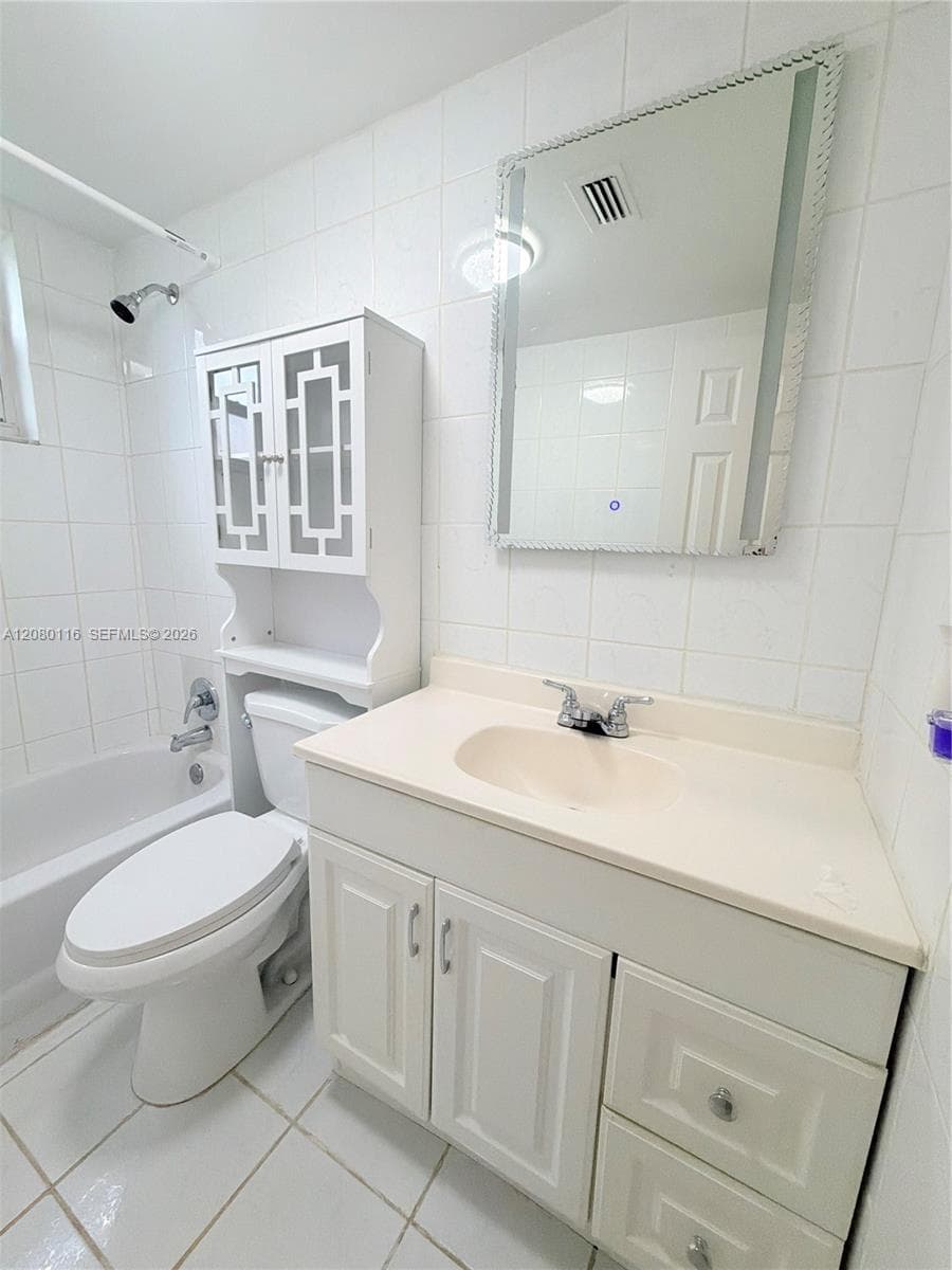 SKY LAKE GARDENS NO 2 CON · #144 in Miami - Photo 13