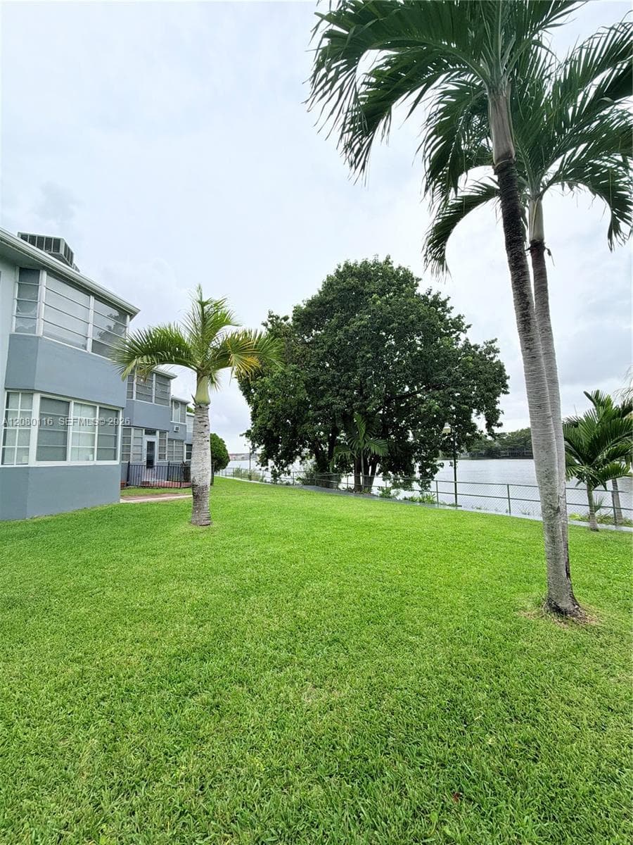 SKY LAKE GARDENS NO 2 CON · #144 in Miami - Photo 28