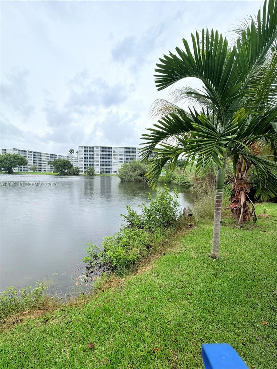 SKY LAKE GARDENS NO 2 CON · #144 in Miami - Photo 4