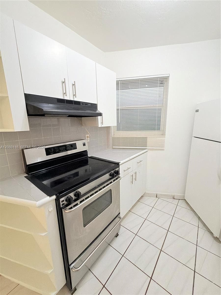 SKY LAKE GARDENS NO 2 CON · #144 in Miami - Photo 25