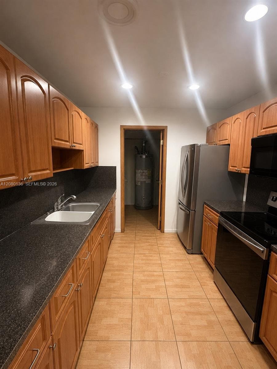 2901 NW 209th Ter photo 5