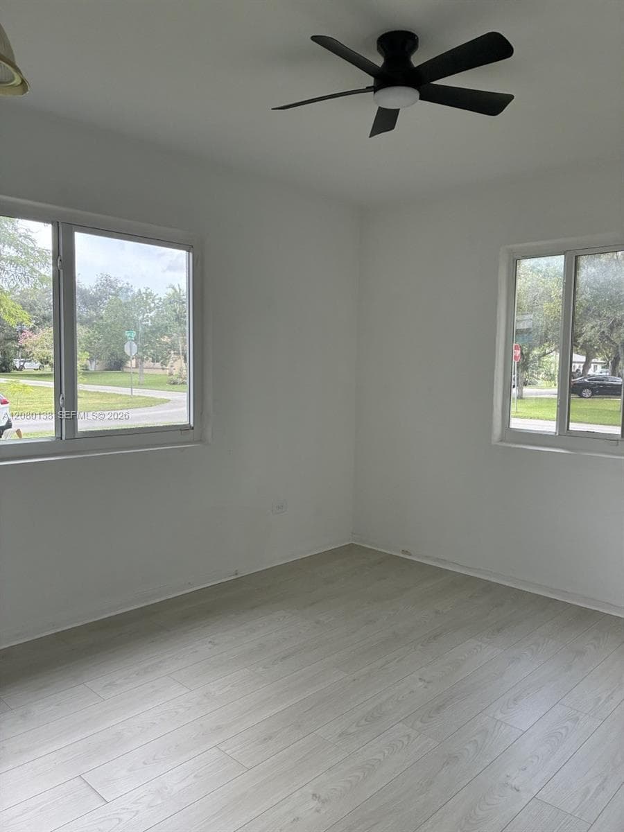601 Oriole Ave photo 6