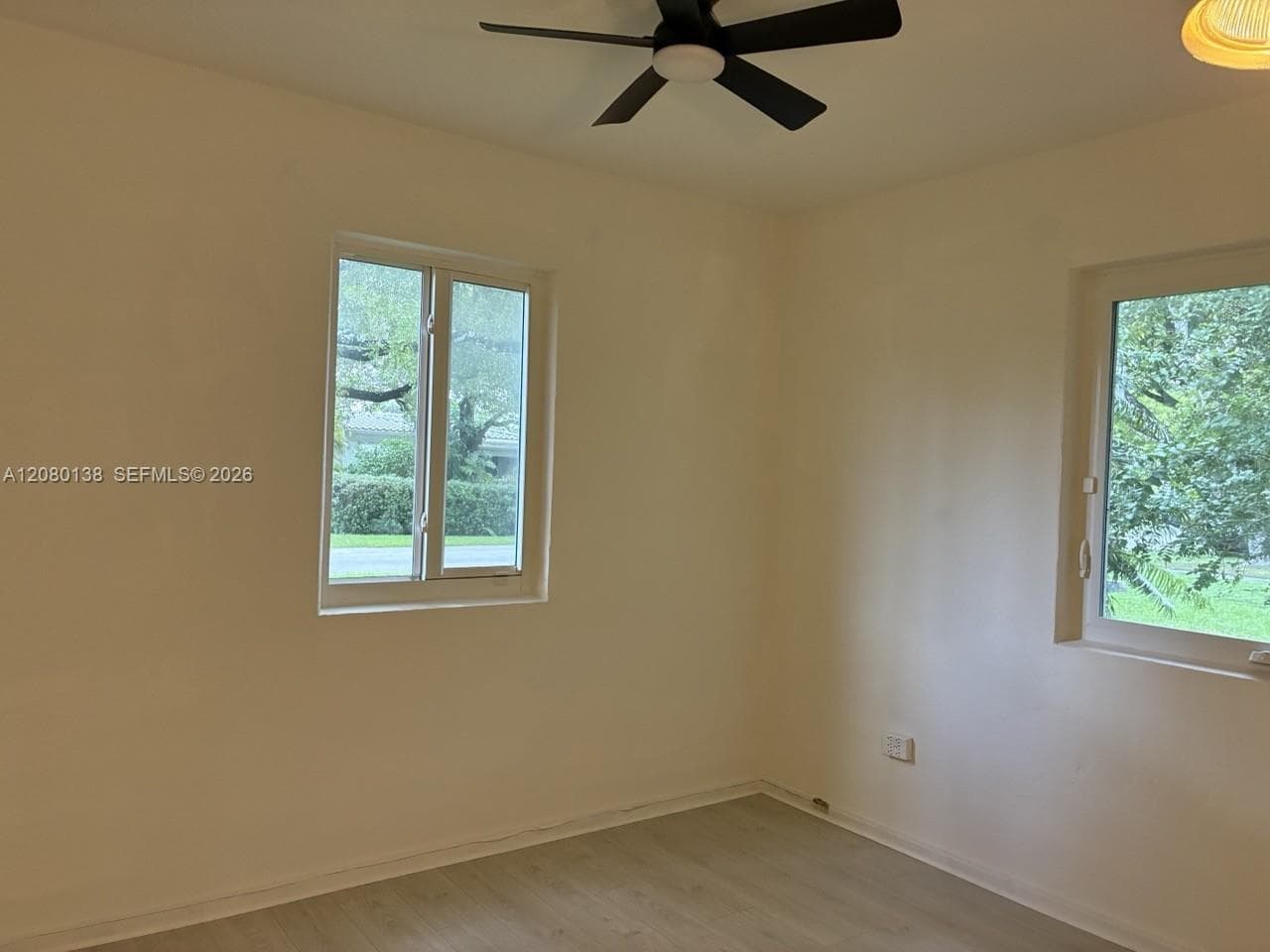 601 Oriole Ave photo 5