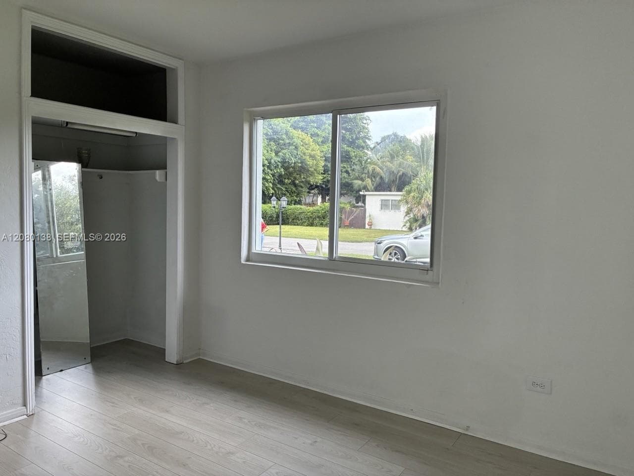601 Oriole Ave photo 4