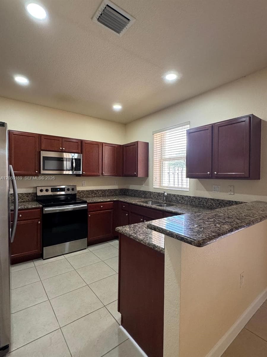 14720 SW 25th Ln #14720 photo 4
