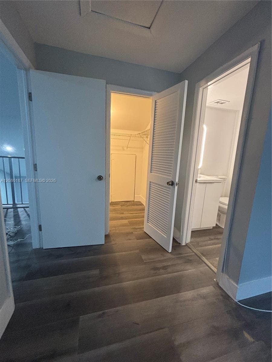 453 NE 210th Ter photo 17