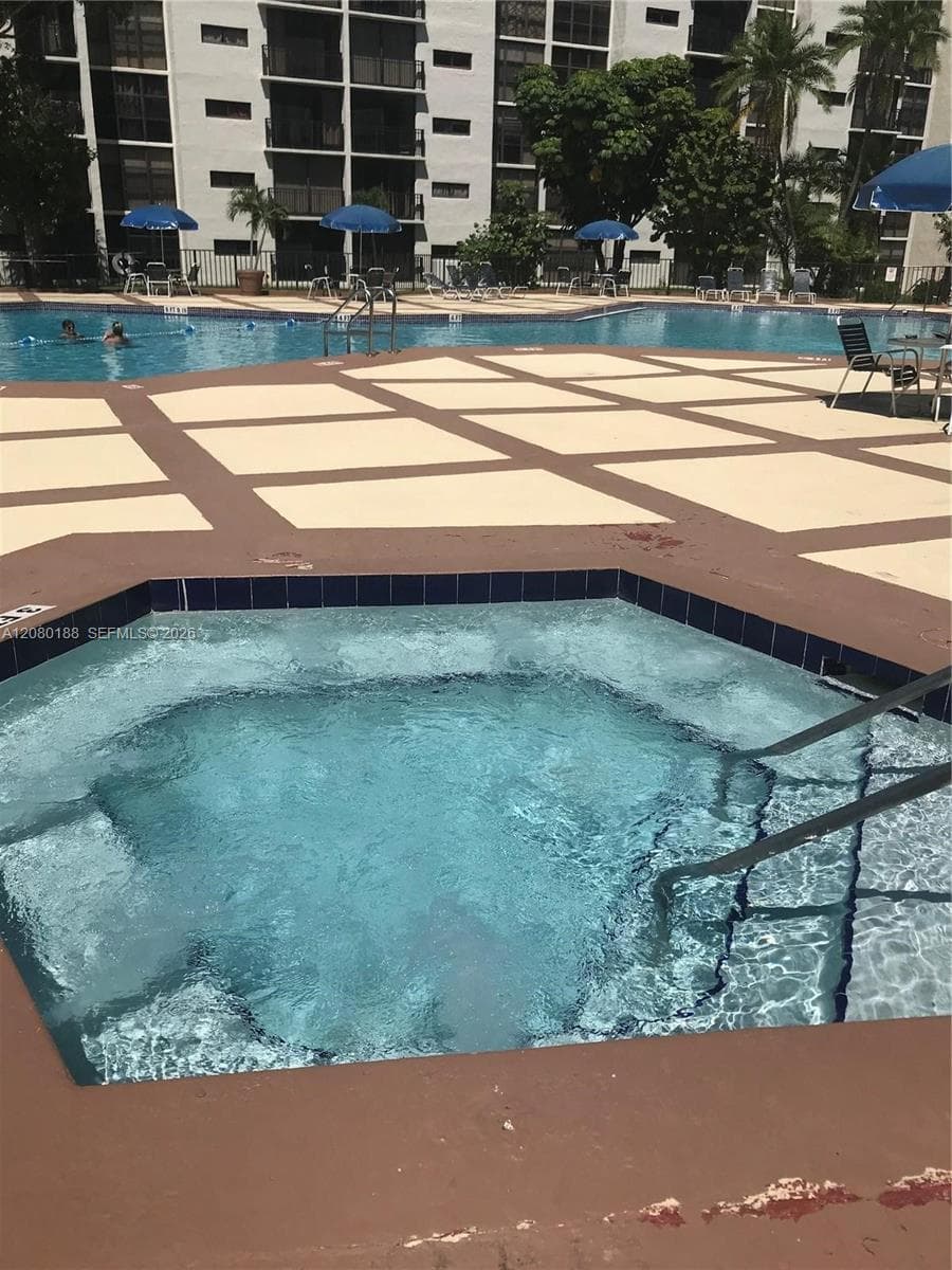 PLAZA OF AMERICAS CONDO P · #112 in Sunny Isles Beach - Photo 10