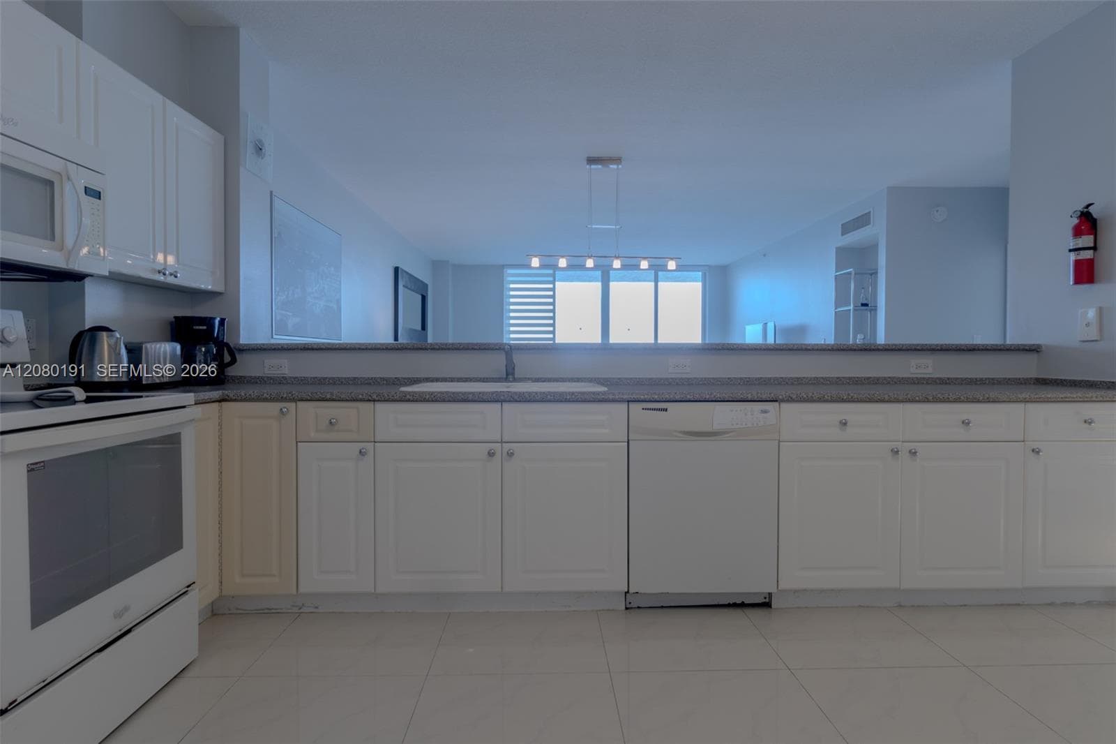 Golden Bay Club · #405 in Sunny Isles Beach - Photo 22