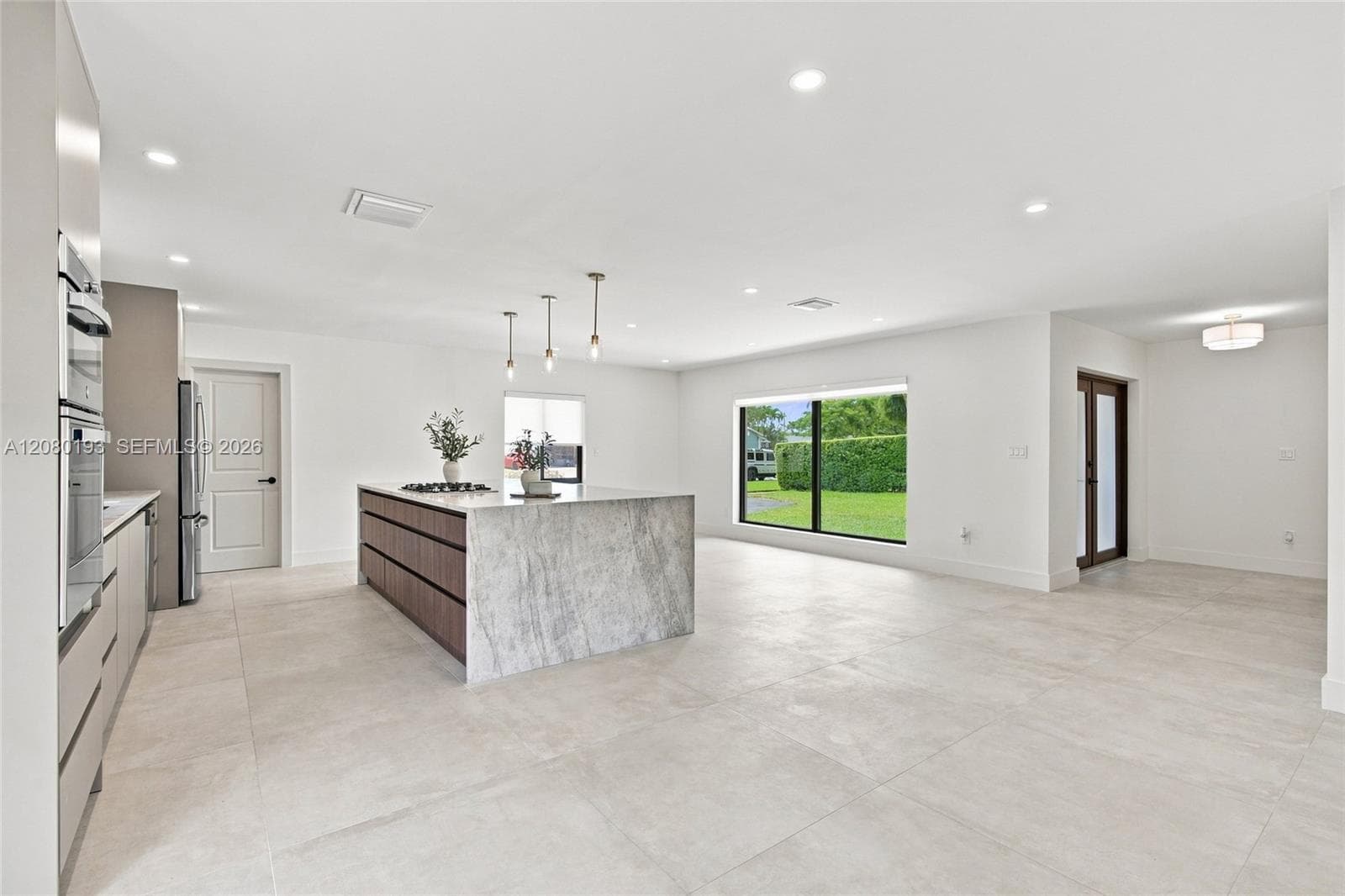 9771 Bel Aire Dr photo 10