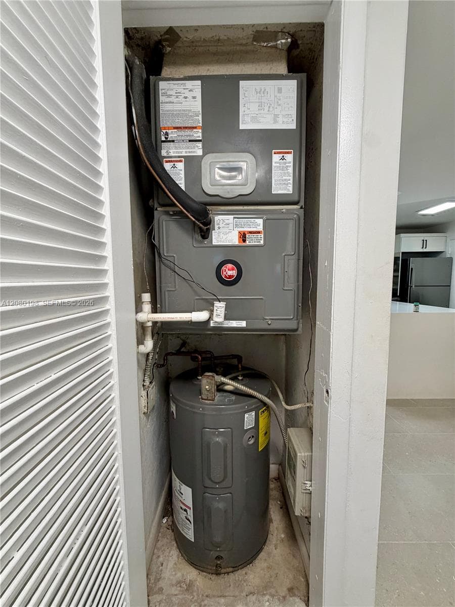 AC CLOSET