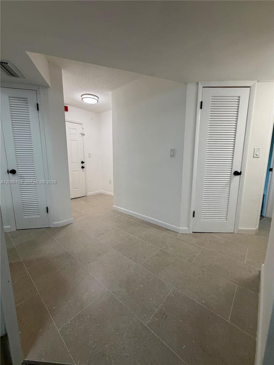 ROLLING GREEN CONDO H · #H101 in Miami - Photo 3