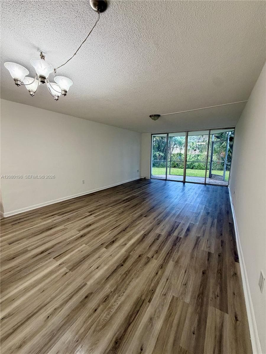 ROLLING GREEN CONDO H · #H101 in Miami - Photo 5