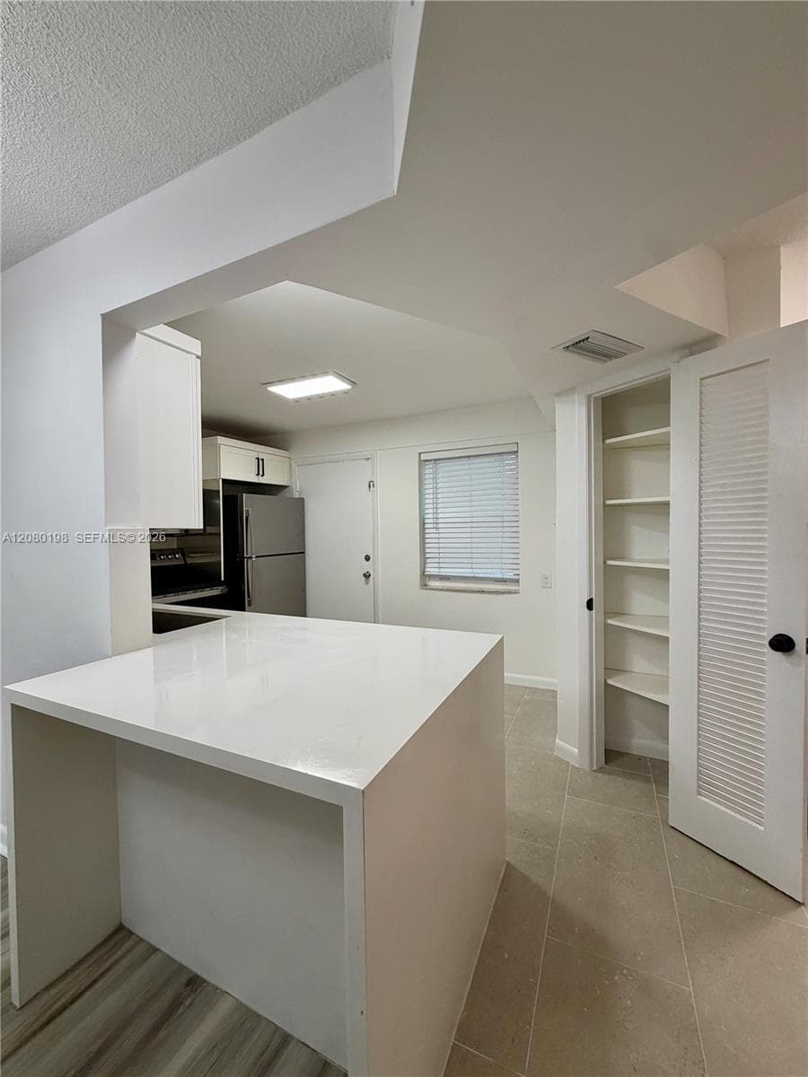 ROLLING GREEN CONDO H · #H101 in Miami - Photo 8