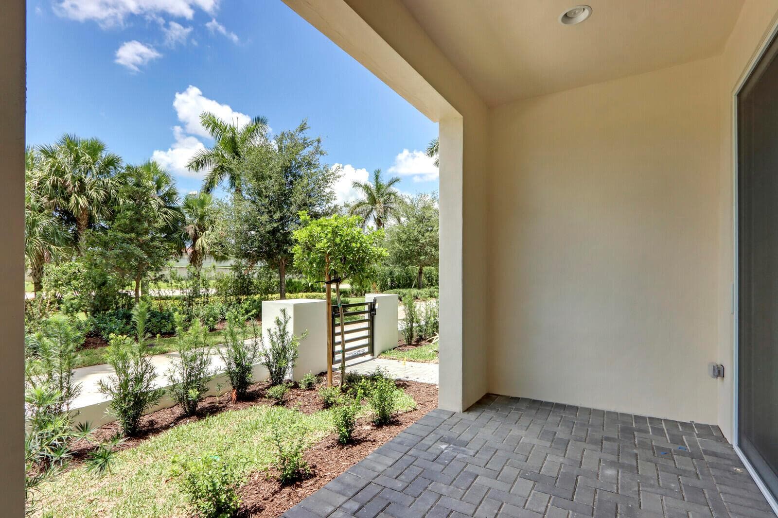1st floor patio
