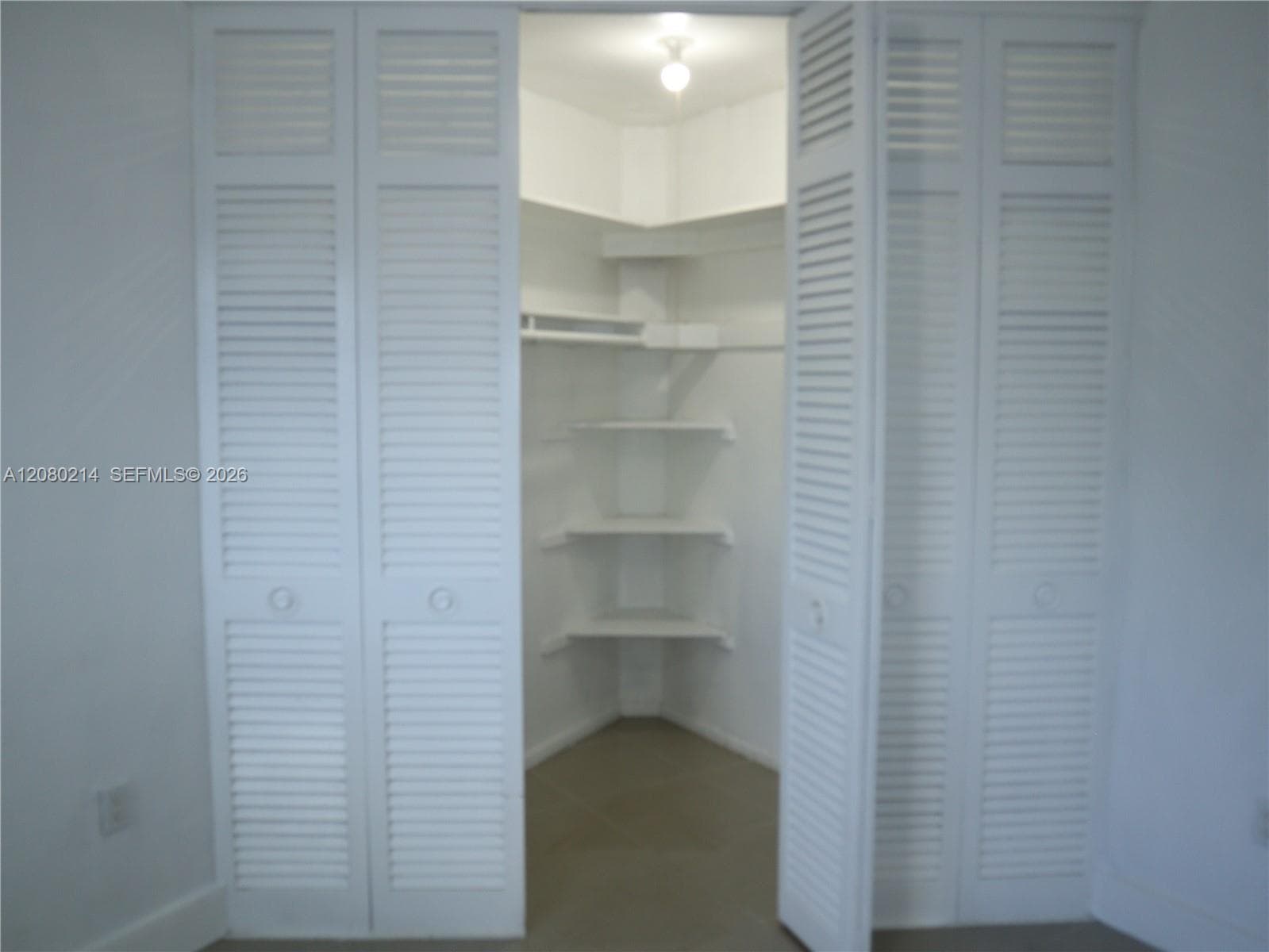 SKY LAKE GARDENS CONDOMIN · #231 in Miami - Photo 13