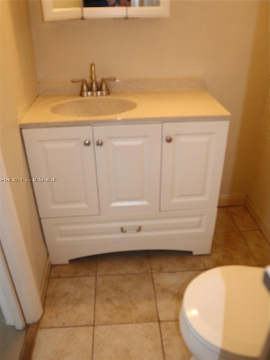 SKY LAKE GARDENS CONDOMIN · #231 in Miami - Photo 17