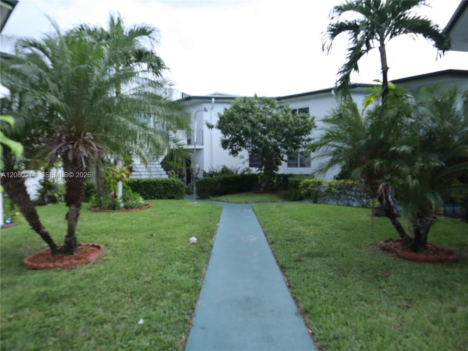 SKY LAKE GARDENS CONDOMIN · #231 in Miami - Photo 20