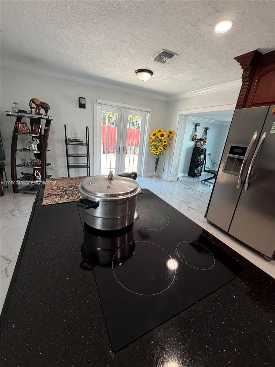 19205 NW 47th Pl #. photo 6