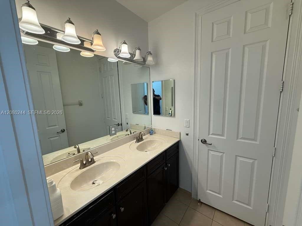 9907 NW 87th Ter photo 17