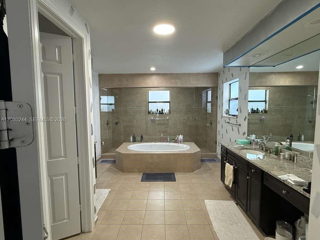 9907 NW 87th Ter photo 14