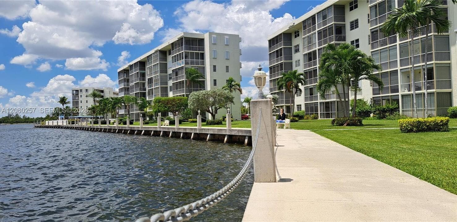 Point East IIV · #T302 in Aventura - Photo 34