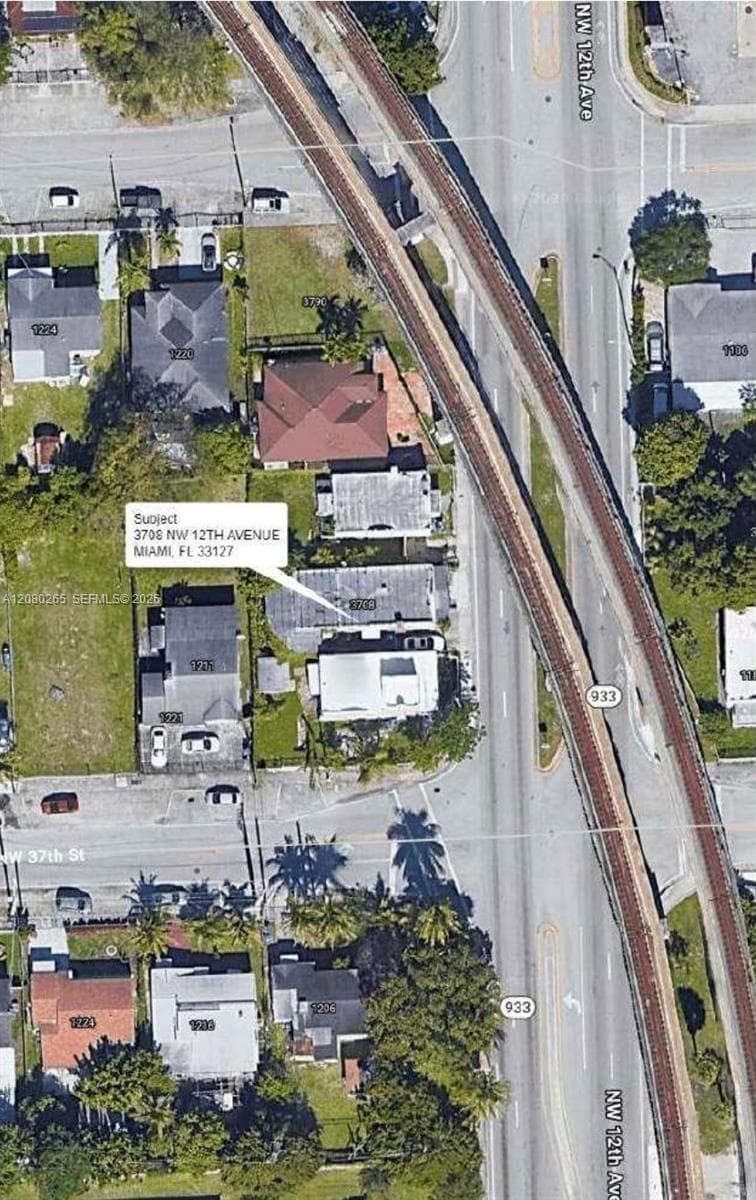 3708 NW 12th Ave photo 3