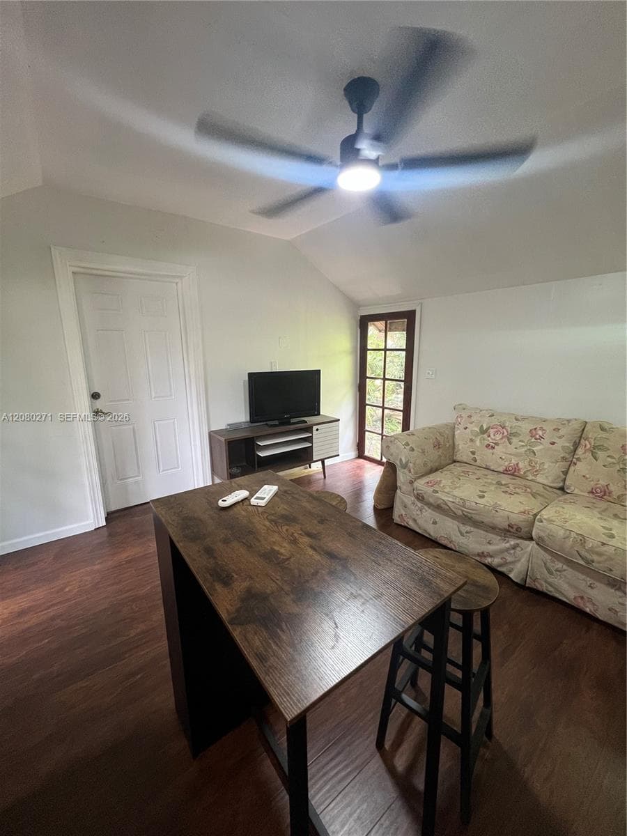 411 SW 1st St #2 photo 2