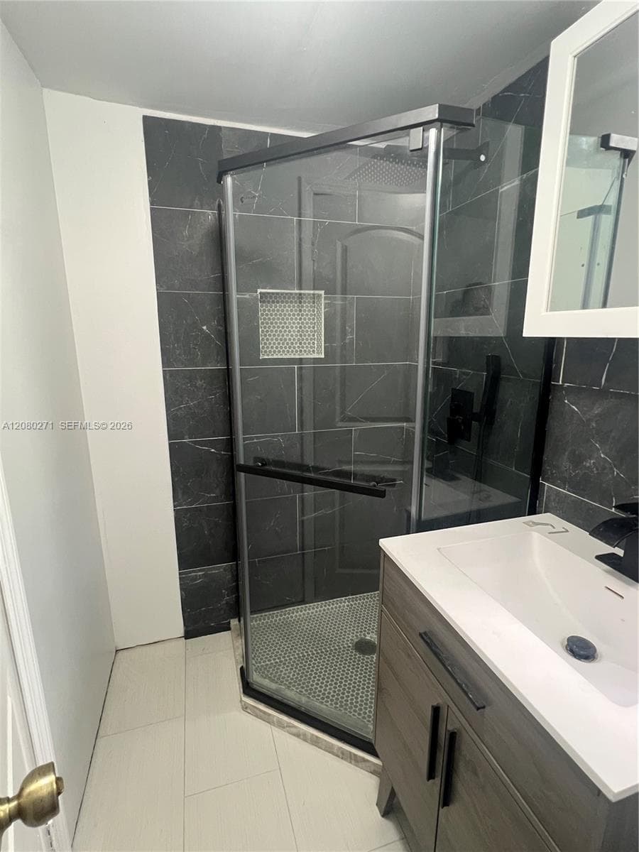411 SW 1st St #2 photo 6