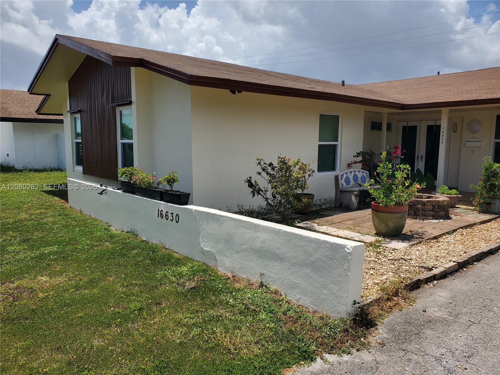 16630 SW 102nd Pl photo 2