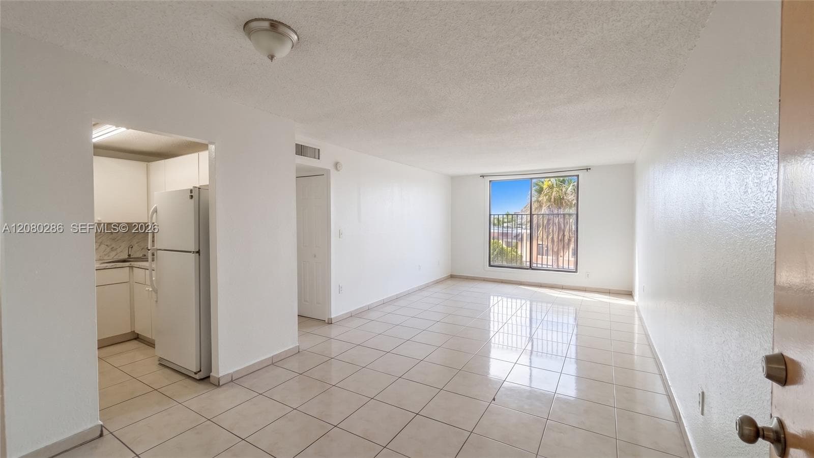 LAS ESTRELLAS CONDO · #303 in Hialeah - Photo 4
