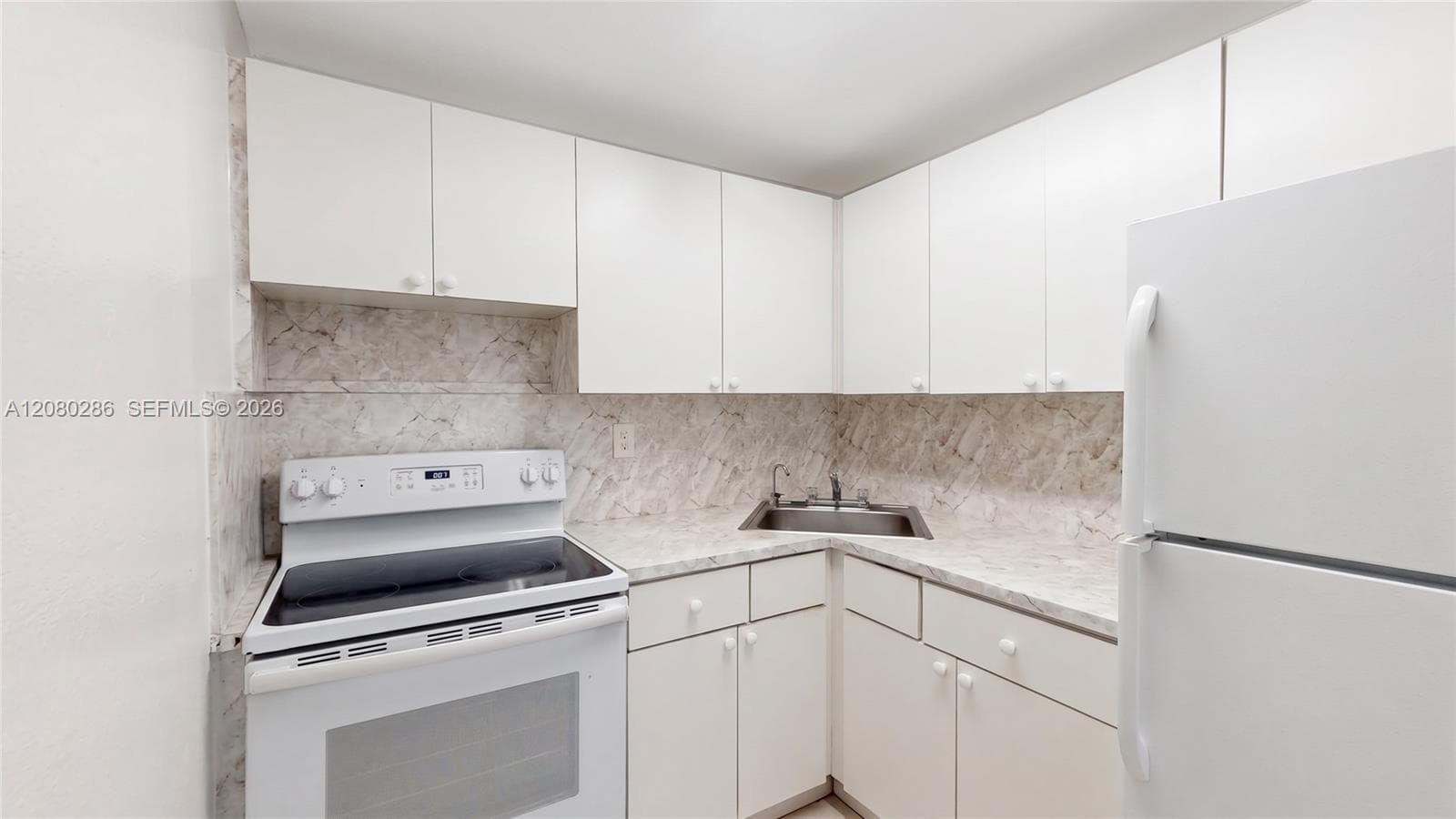 LAS ESTRELLAS CONDO · #303 in Hialeah - Photo 8