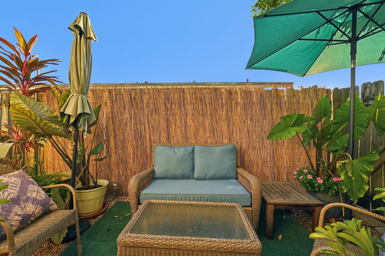20-web-or-mls-Holly Heights Dr 1-S1911-0