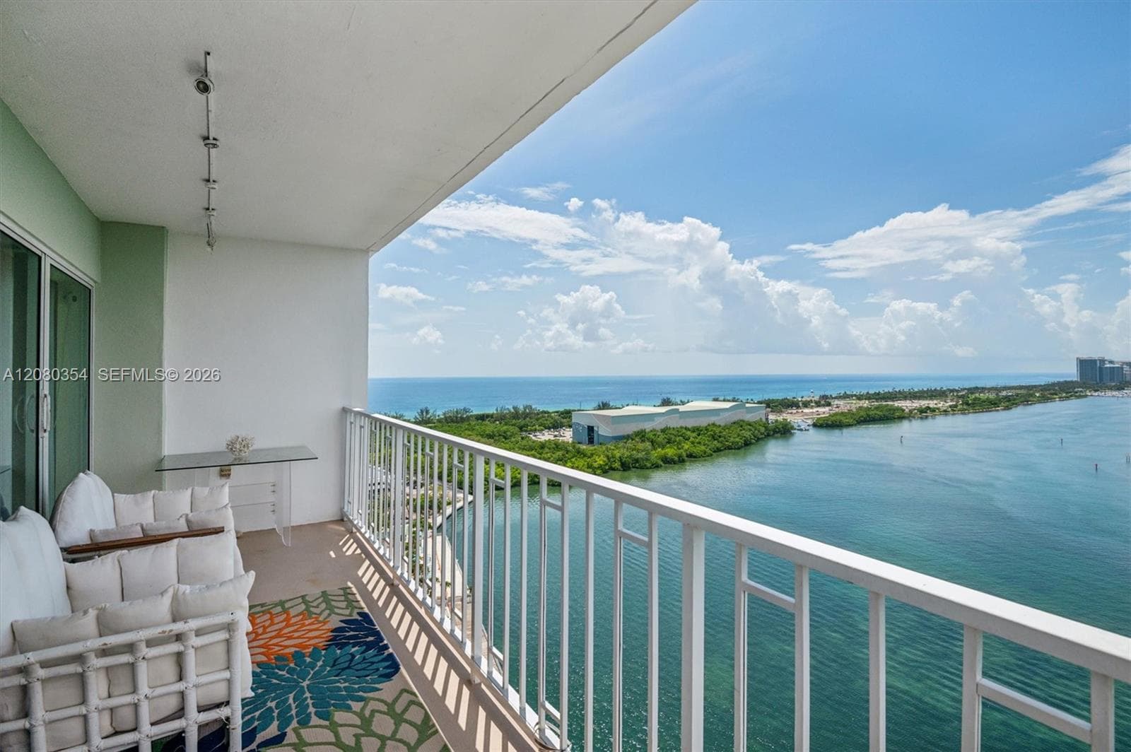 Arlene House · #2122 in Sunny Isles Beach - Photo 1